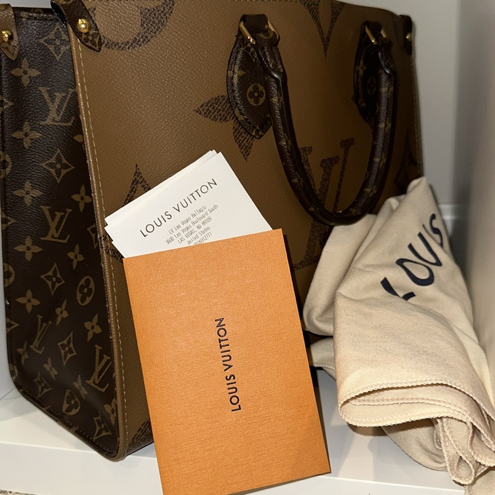 LV on the go MM mono smoke free environment comes with dusty box EUC Firm Price - Picture 1 of 16